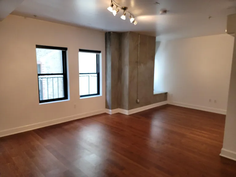 416 S Spring St #510 — Photo 9