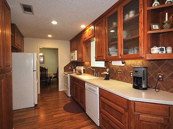 2nd image of 1507 Wildwood Dr