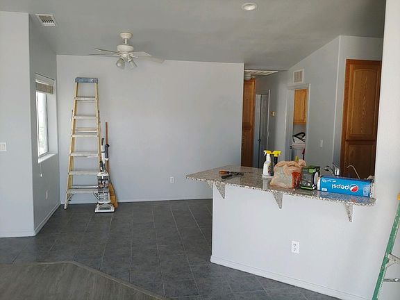 3rd image of 3049 Caliente Dr