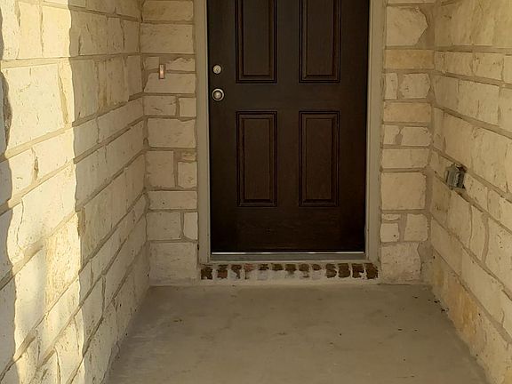 3rd image of 905 Dressage Dr