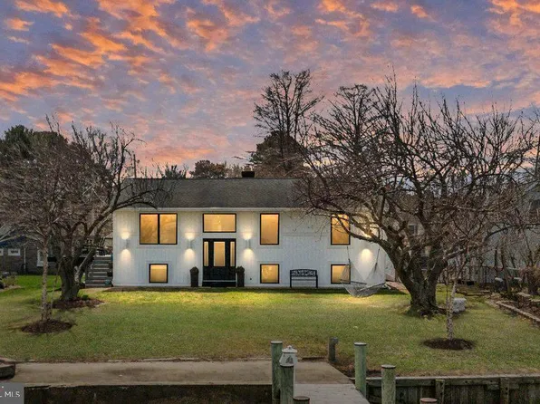 816 Chester River Dr, Grasonville, MD 21638