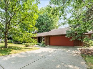 3025 Dianne Dr, Middleton, WI 53562