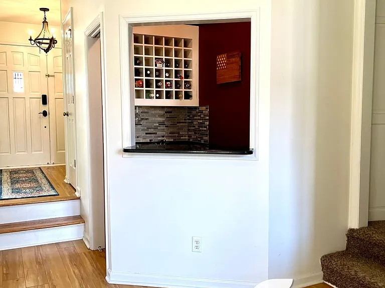 500 Runnymede Ct — Photo 5