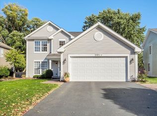 2011 Crossing Ln, Naperville, IL 60540