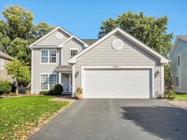 2011 Crossing Ln, Naperville, IL 60540