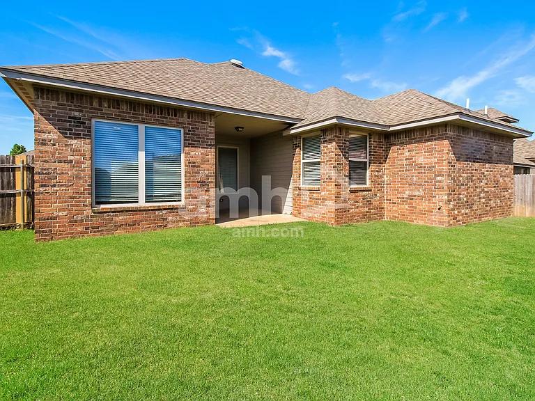 11728 SW 22nd Ter — Photo 14