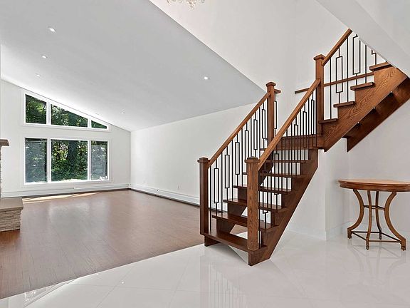 5th image of 5 Eastview Ln