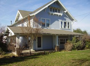 696 4th Ave, Kingsburg, CA 93631