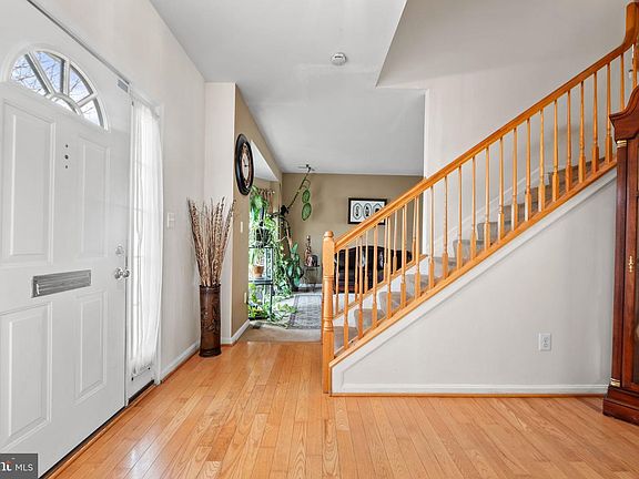4th image of 107 Milkweed Ln