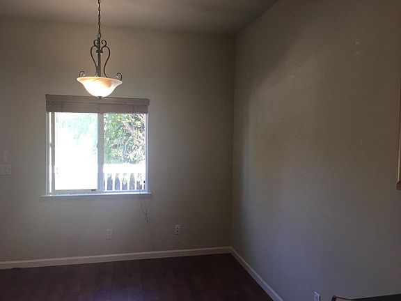 3rd image of 453 Minor Ave