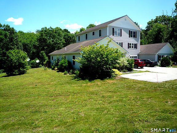 3rd image of 71 Sachem Drive #71