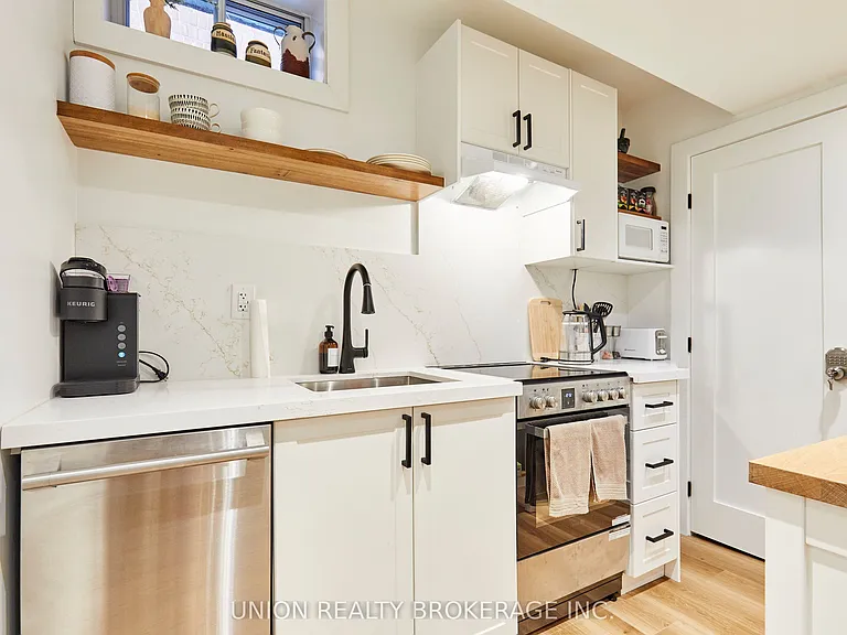 192 Audrey Ave #LOWER — Photo 10