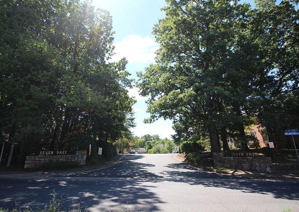 Quiet and Convenient Location in the heart of Falls Church