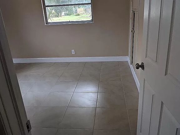 5th image of 64 Becker Dr #1