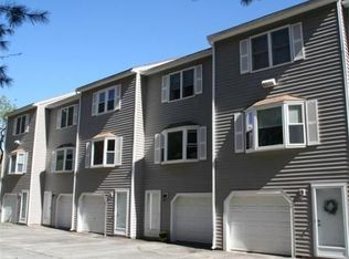 85 Tennis Plaza Rd UNIT 4, Dracut, MA 01826