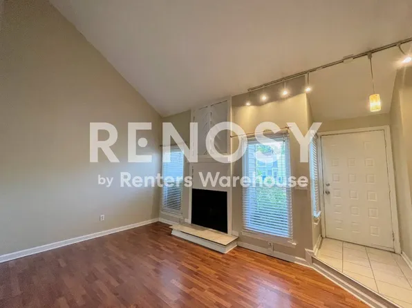445 Falling Ln, Virginia Beach, VA 23454