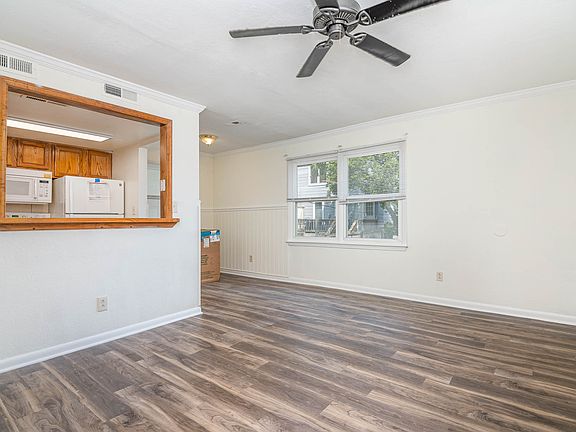 2nd image of 1265 W Ocean View Ave #B4