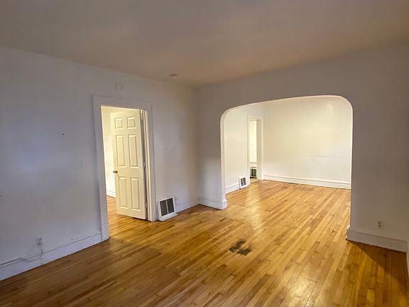 4th image of 1622 Oliver Ave N