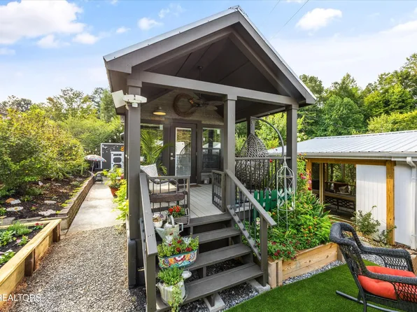 610 Whistling Swan St, Townsend, TN 37882