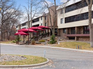7510 Cahill Rd APT 310B, Edina, MN 55439