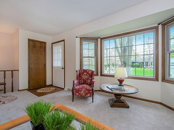 4th image of 1156 Paradise Lake Dr SE