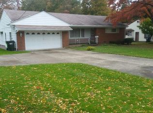 584 Strumbly Dr, Highland Heights, OH 44143