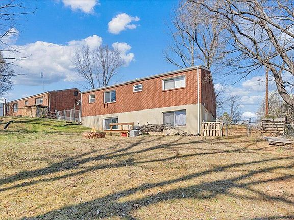 3rd image of 4644 Desi Rd NW