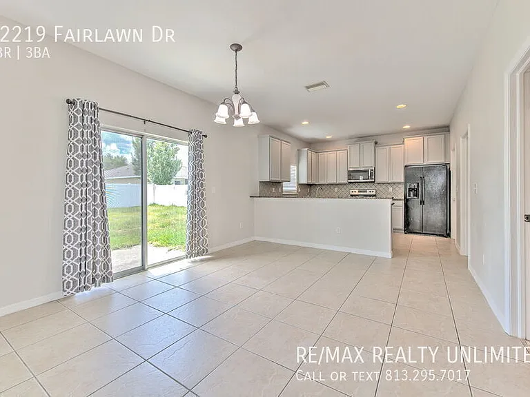 12219 Fairlawn Dr — Photo 11