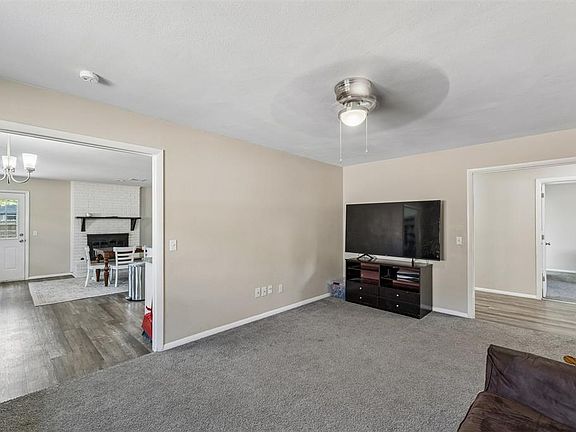 4th image of 8209 NW 28th St