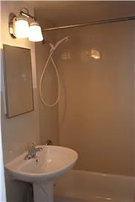 Sold by R New York | media 7