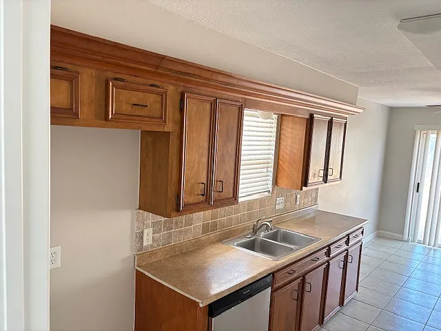 Kitchen and breakfast room