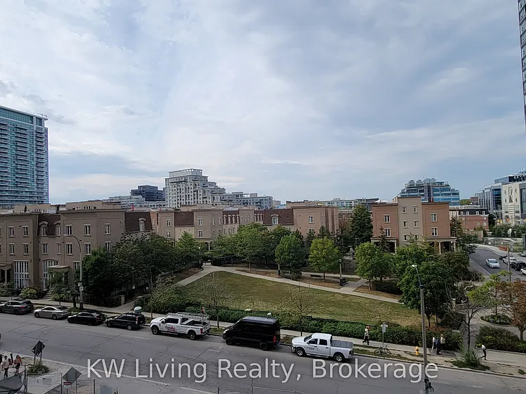49 E Liberty St #405 — Photo 8