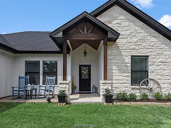 2nd image of 10884 Whispering Oaks Dr