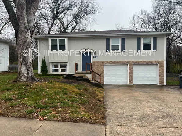 815 E Johnston St, Olathe, KS 66061