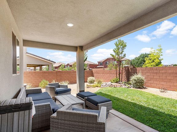 5th image of 379 N Puerta Dr