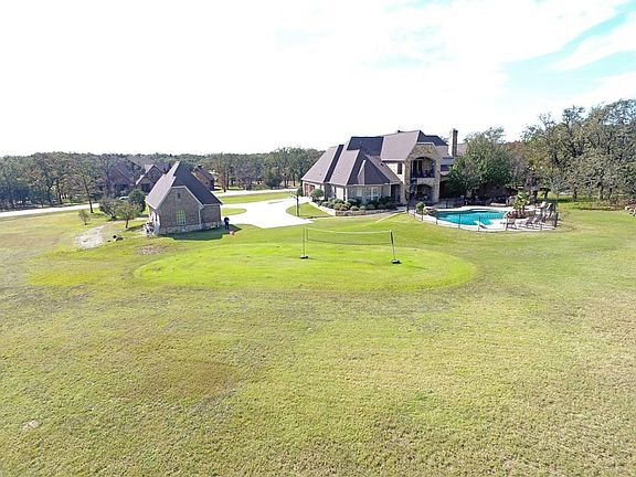 4th image of 911 Caublestone Hill Dr