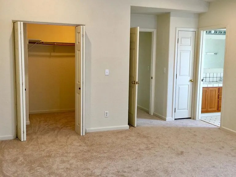 743 Adams St — Photo 28