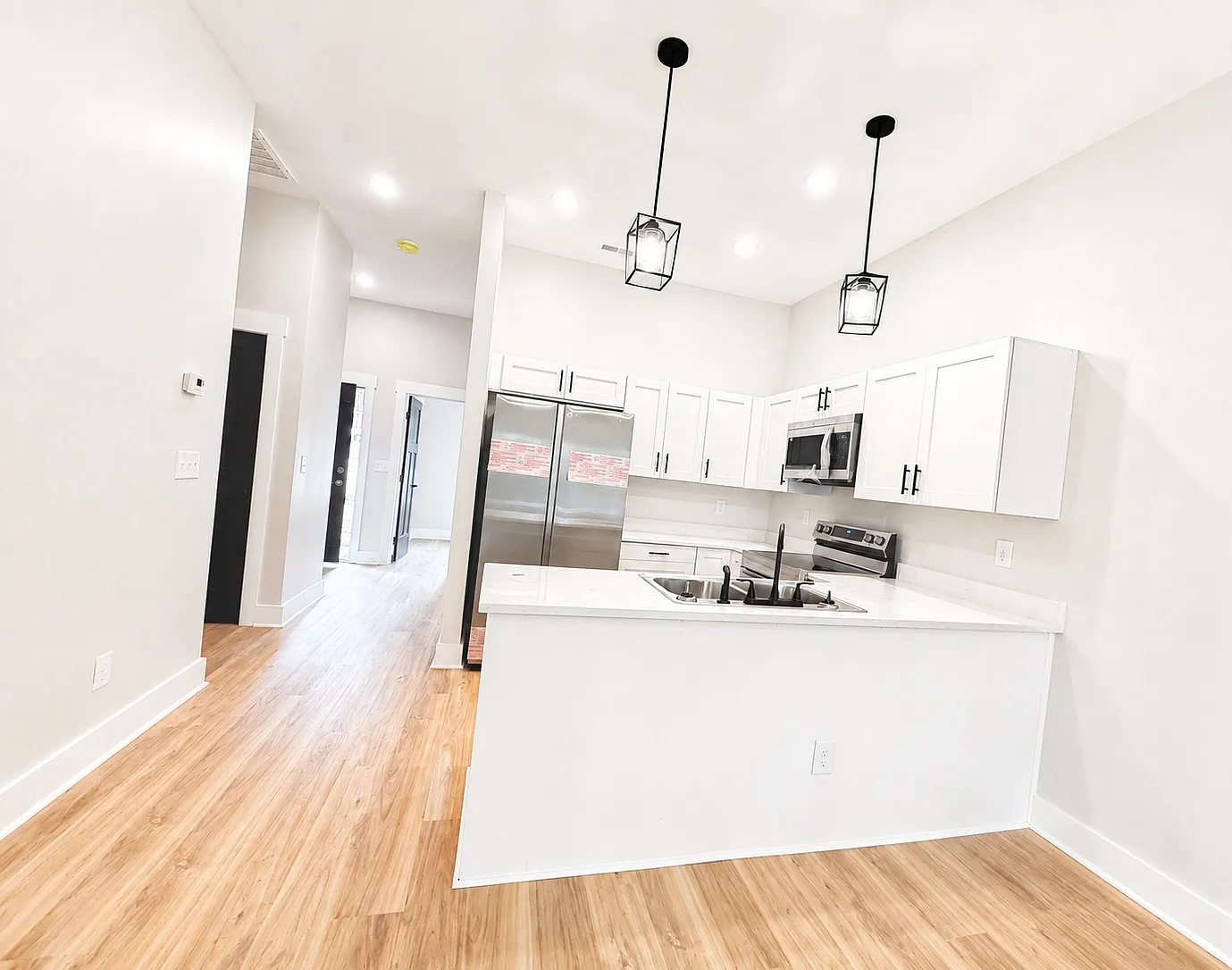 3 bed, 1300 sqft, $1,700 — Photo 3