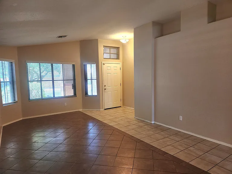 5511 S 15th Way — Photo 12