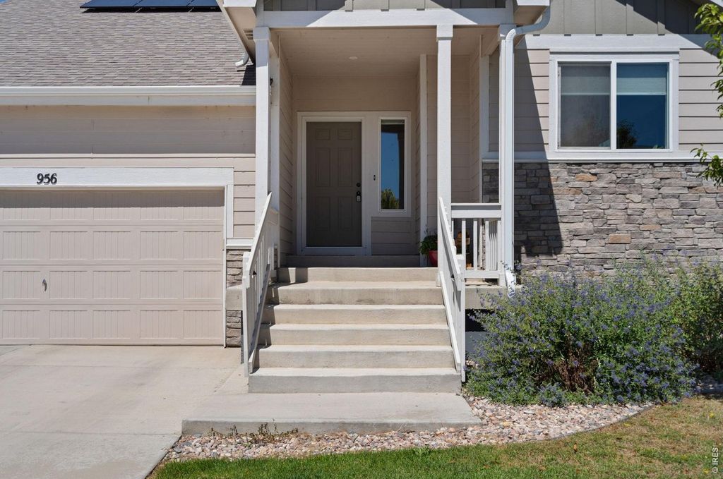 956 Maplebrook Dr