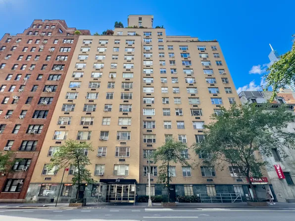 310 Lexington Avenue image 12 of 25
