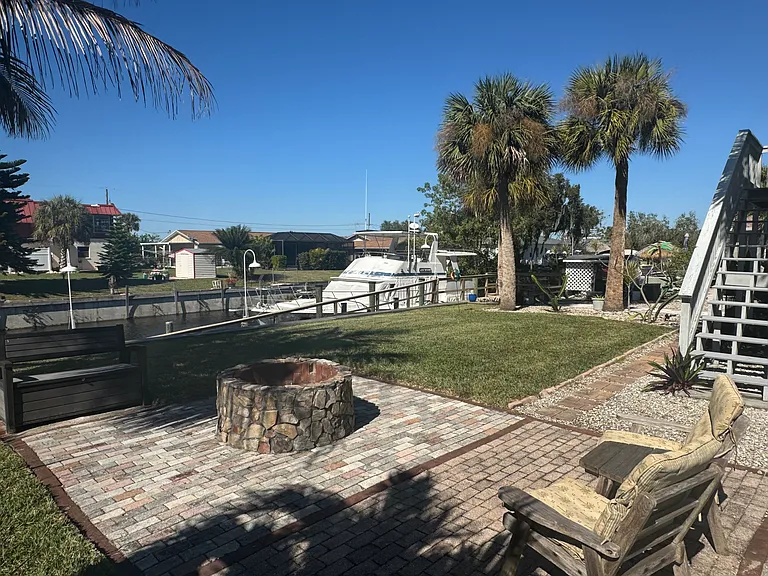 2150 Waylife Ct — Photo 2