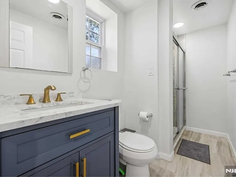10 Julia St — Photo 18