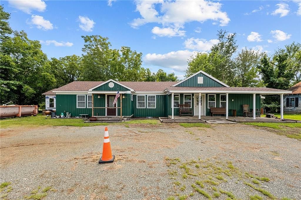 uta...⭐︎ 5908 Breezewood Dr #B, Austin, TX 78745 | Zillow