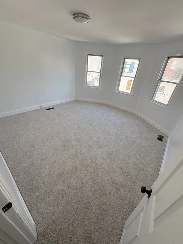 4 bed, 1.5 bath, 1350 sqft, $1,850 — Photo 3