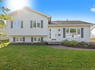 122 Dolbeau St, Dieppe, NB E1A 6V6