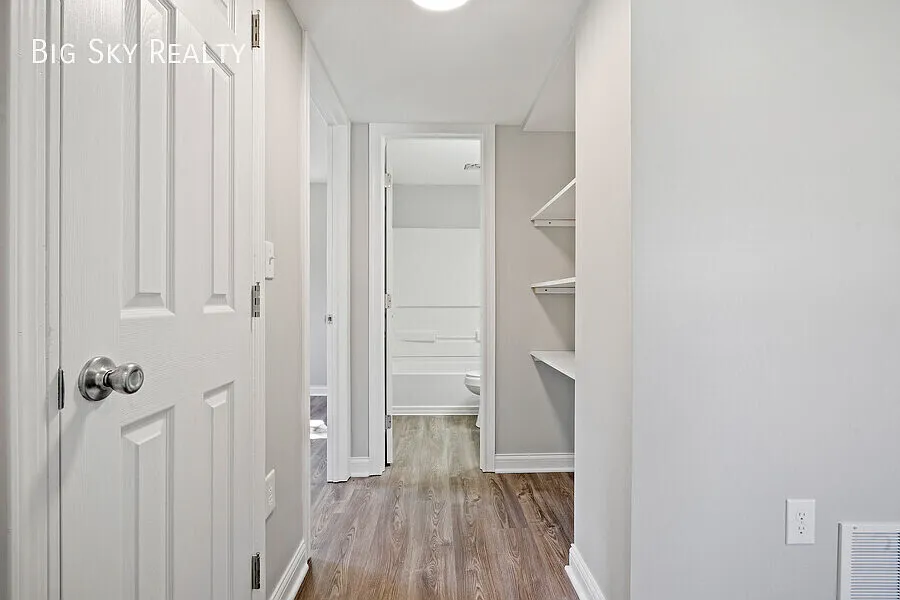 The Huntley Apartments - Creekside 2 bed / 1 bath - New Rehab — Photo 4