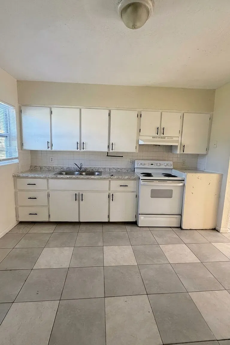 2 bed, 880 sqft, $1,100 — Photo 1