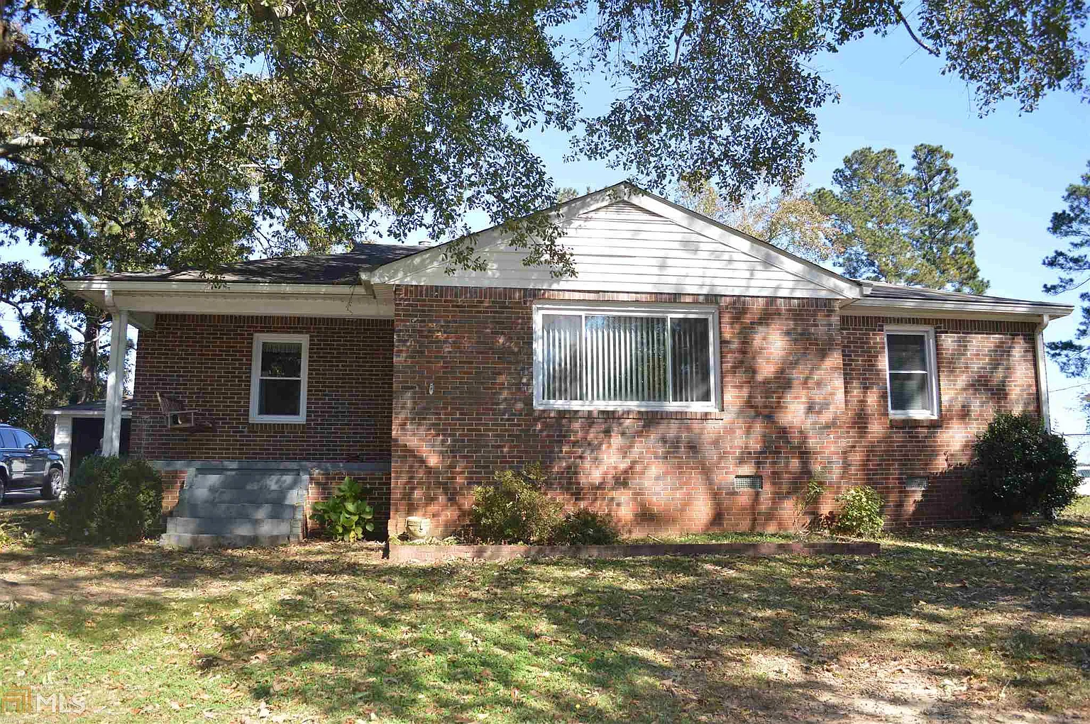 7214 Lakeview Dr SW photo 1