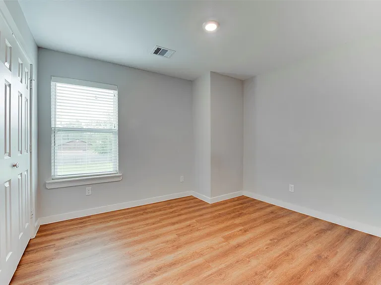 8635 Sunderland Rd — Photo 19